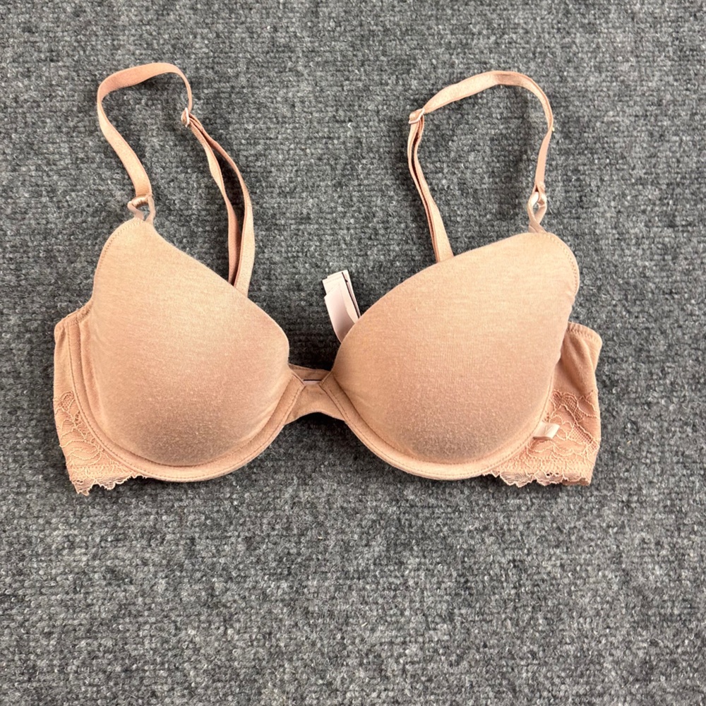 VICTORIA’S SECRET Women’s Nude Lace T-Shirt Lightly Lined Demi Bra size: 32D